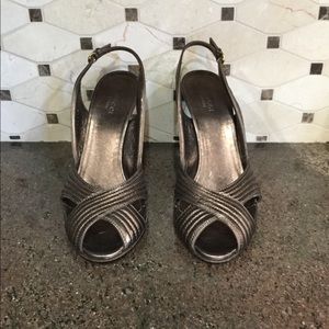 Gucci antic gold leather shoes size 7.5